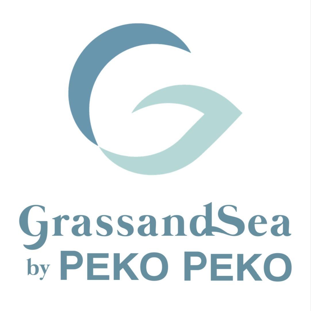 Grass and Sea by PEKO PEKO